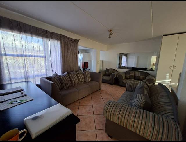 2 BEDROOM APARTMENT FOR SALE IN PEACEHAVEN